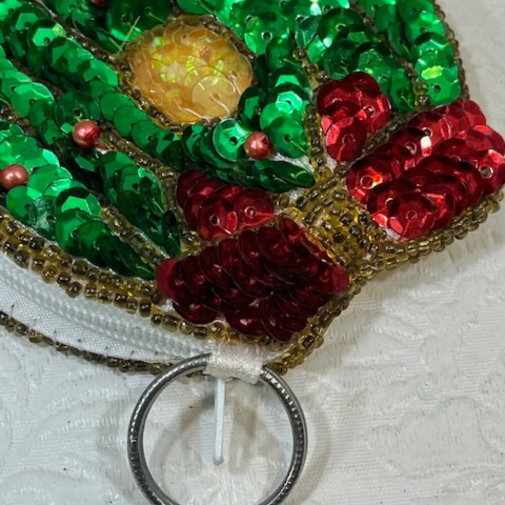 VTG Christmas Wreath Sequined Beaded Zip Change Coin Key Chain Purse Pouch 3.5